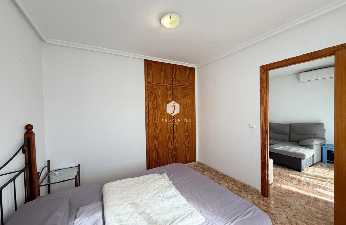 Resale - Apartment / flat -
Torrevieja - Playa del Cura