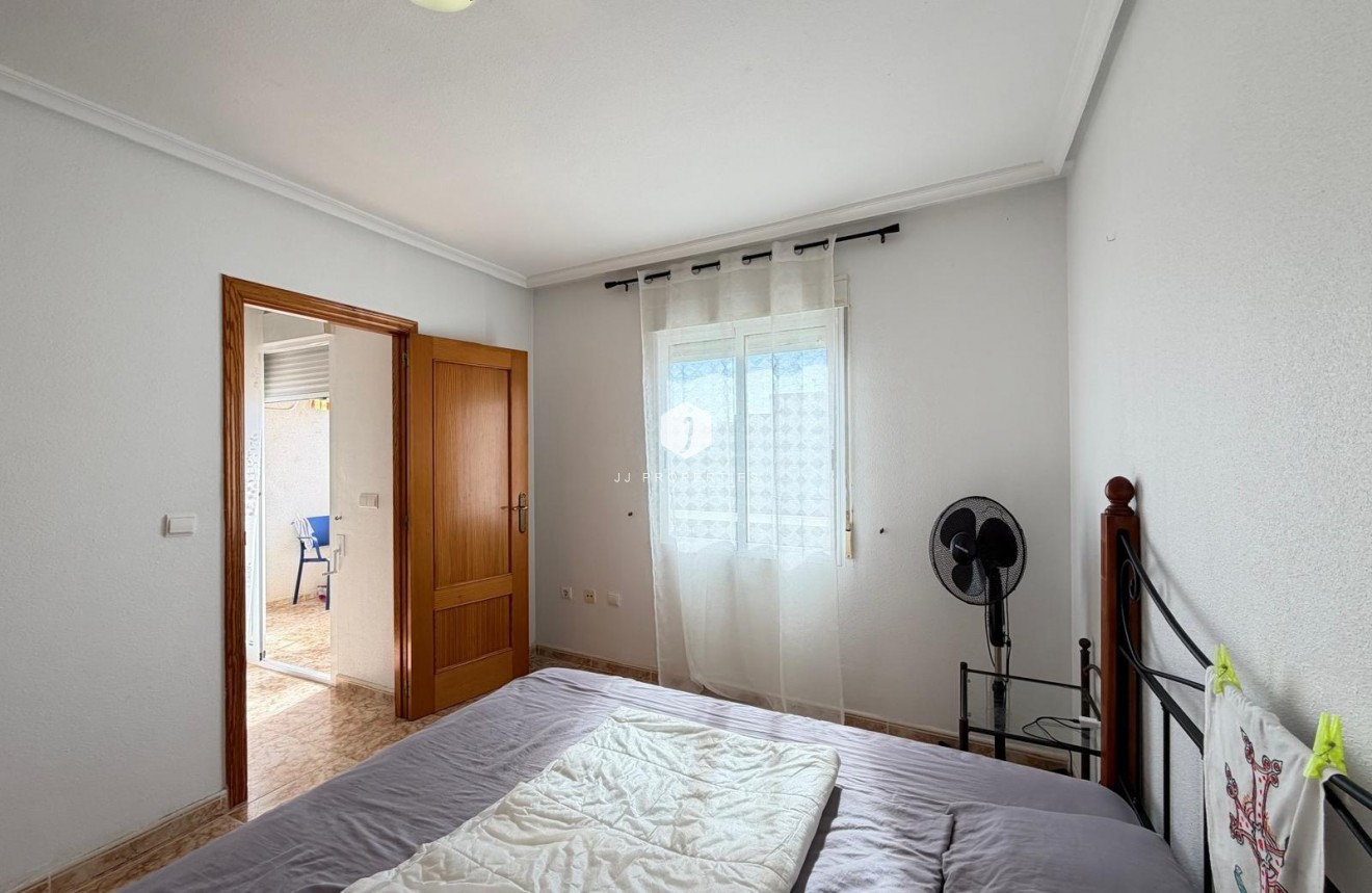 Resale - Apartment / flat -
Torrevieja - Playa del Cura