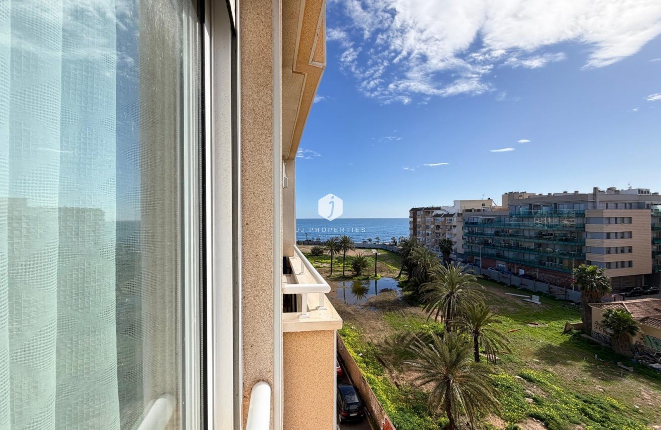 Resale - Apartment / flat -
Torrevieja - Playa del Cura