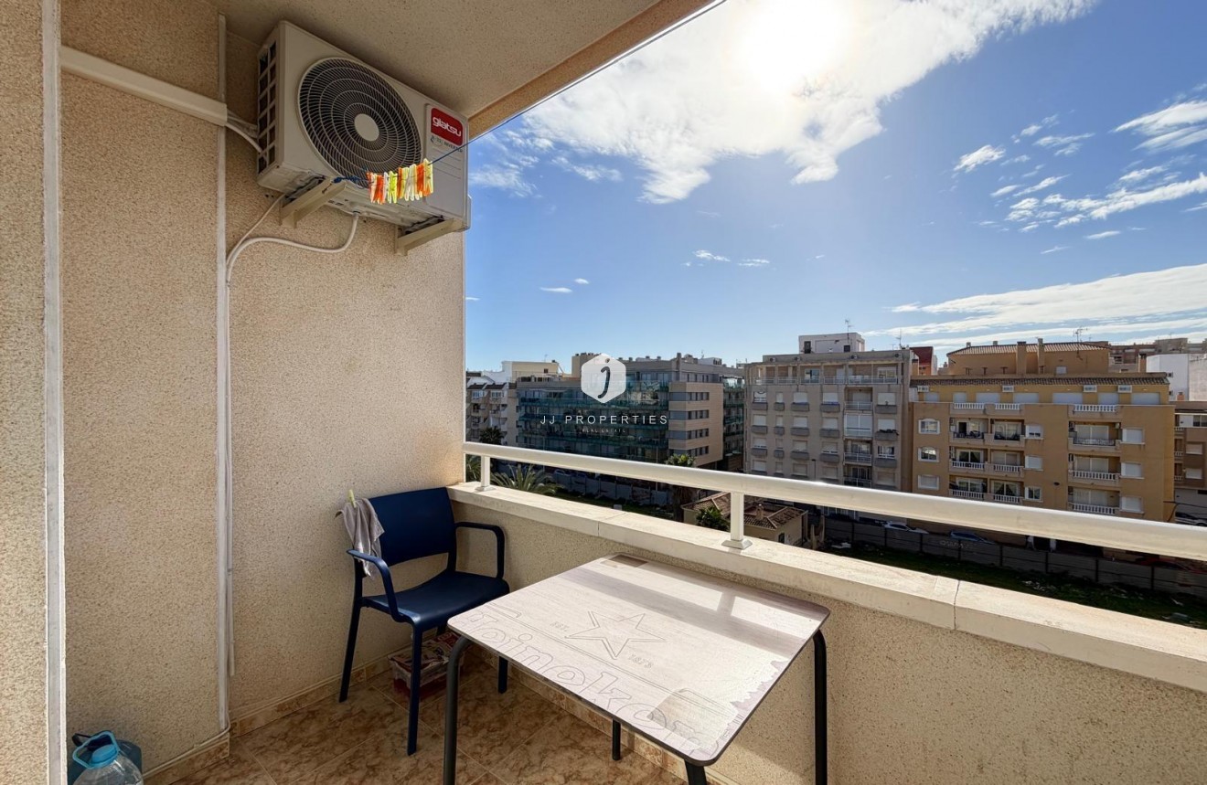 Resale - Apartment / flat -
Torrevieja - Playa del Cura