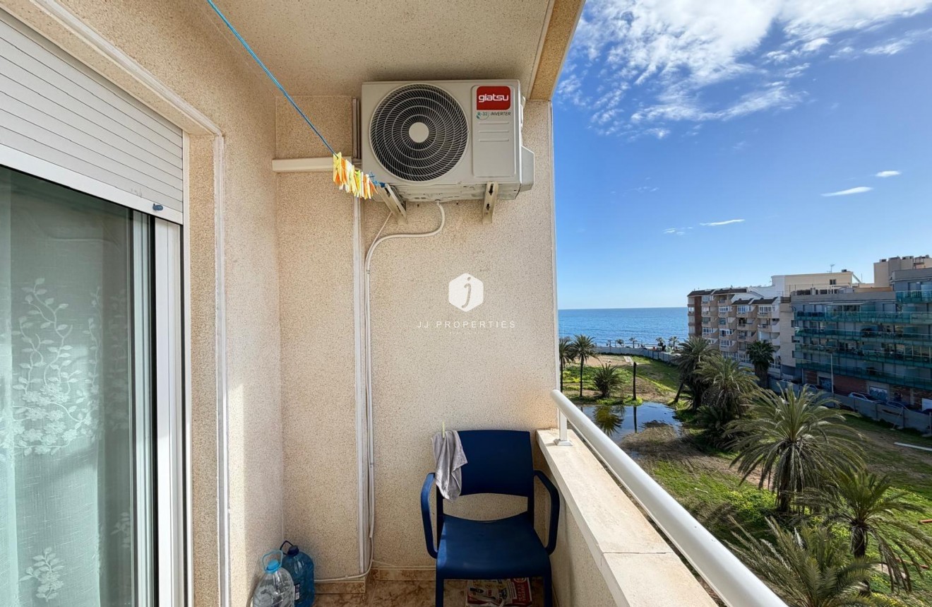 Resale - Apartment / flat -
Torrevieja - Playa del Cura