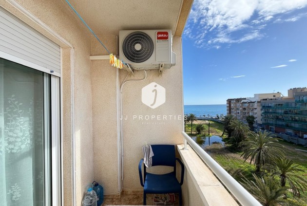 Resale - Apartment / flat -
Torrevieja - Playa del Cura