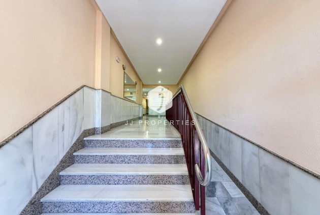 Resale - Apartment / flat -
Torrevieja - Playa del Cura