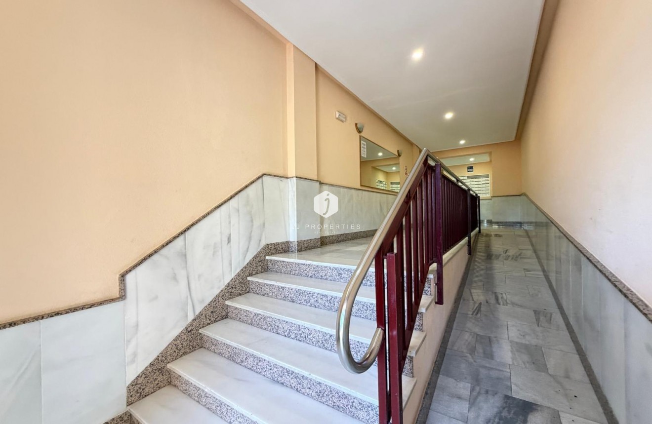 Resale - Apartment / flat -
Torrevieja - Playa del Cura
