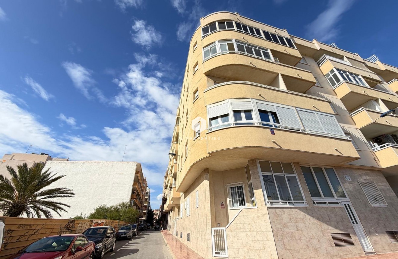 Resale - Apartment / flat -
Torrevieja - Playa del Cura