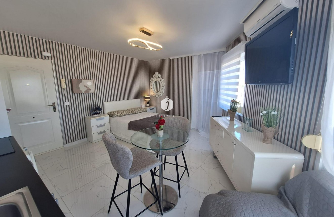 D'occasion - Appartement -
Torrevieja - Torrejón