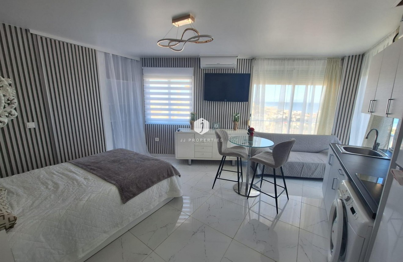 D'occasion - Appartement -
Torrevieja - Torrejón
