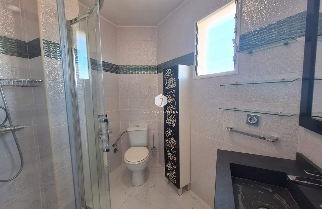 D'occasion - Appartement -
Torrevieja - Torrejón