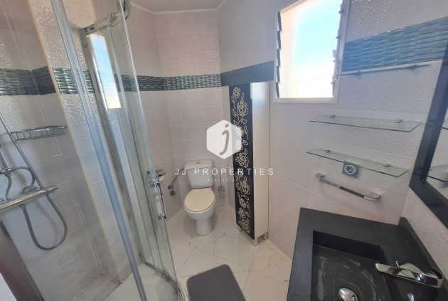 D'occasion - Appartement -
Torrevieja - Torrejón