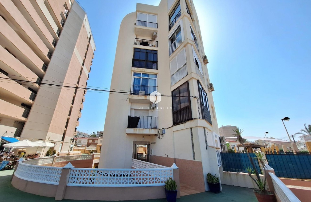 D'occasion - Appartement -
Torrevieja - Torrejón