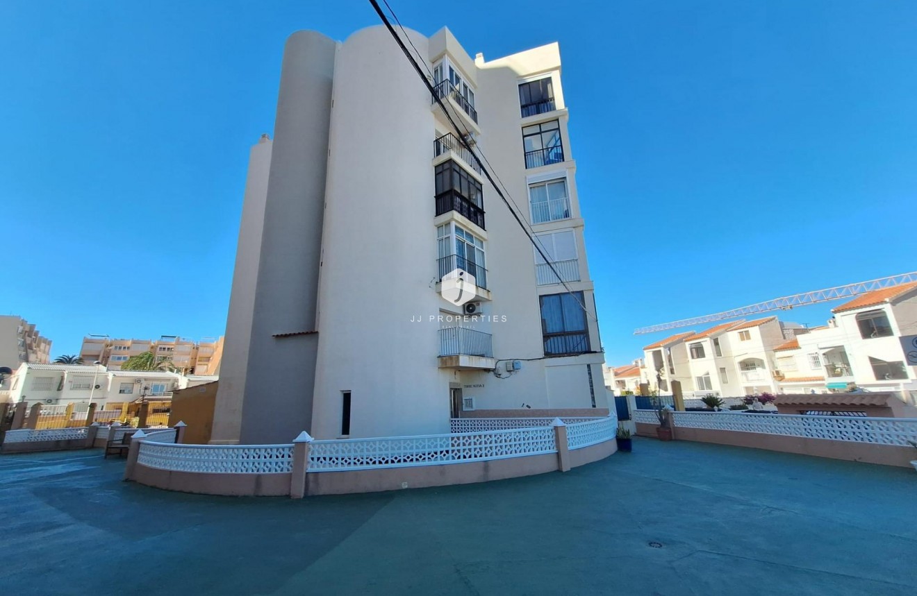 D'occasion - Appartement -
Torrevieja - Torrejón