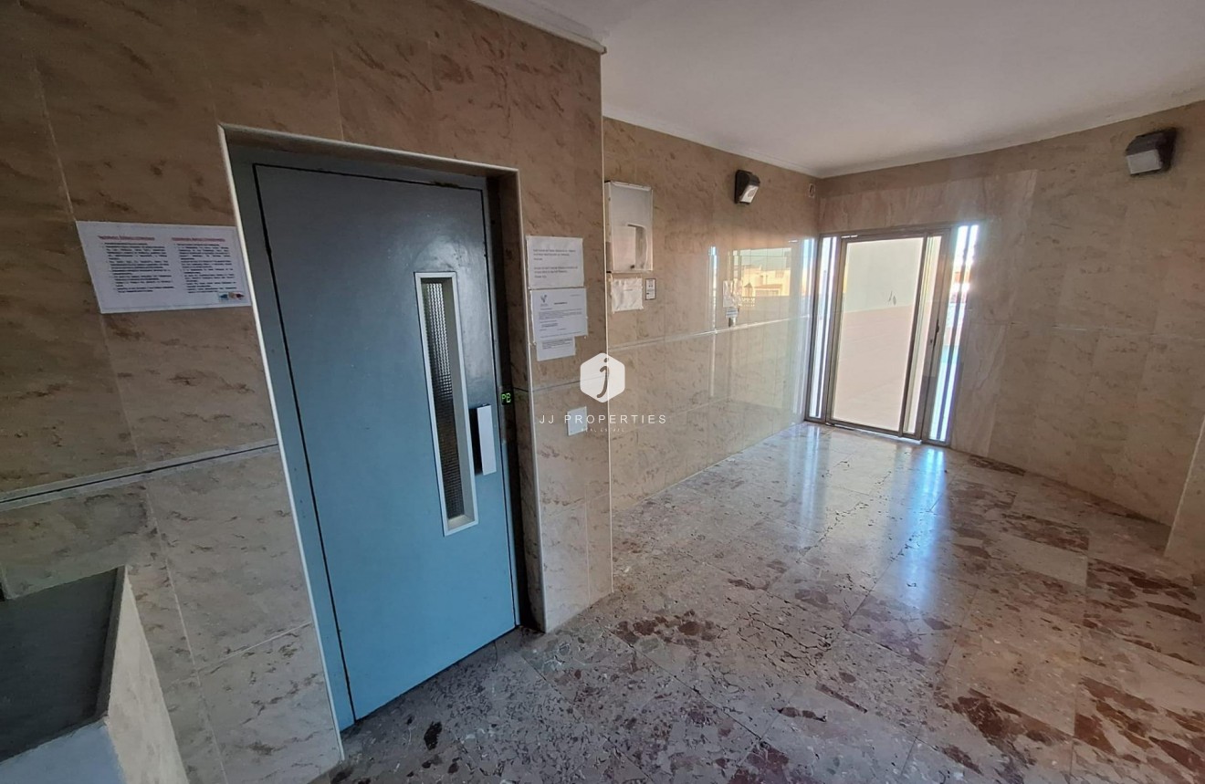D'occasion - Appartement -
Torrevieja - Torrejón
