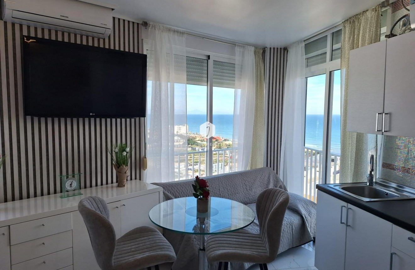 D'occasion - Appartement -
Torrevieja - Torrejón