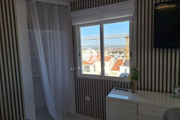 D'occasion - Appartement -
Torrevieja - Torrejón