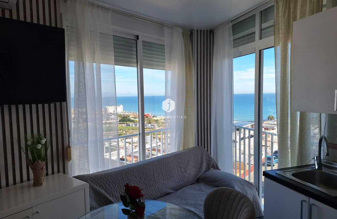 D'occasion - Appartement -
Torrevieja - Torrejón