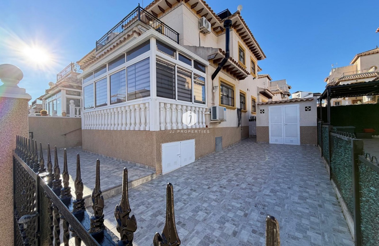 Resale - Chalet -
Orihuela Costa - Las Filipinas