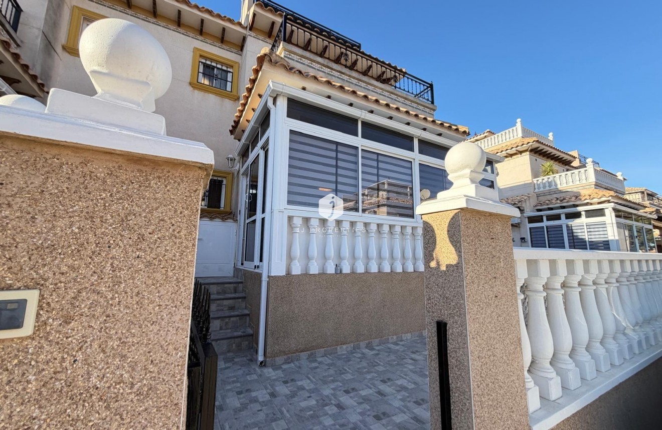Resale - Chalet -
Orihuela Costa - Las Filipinas