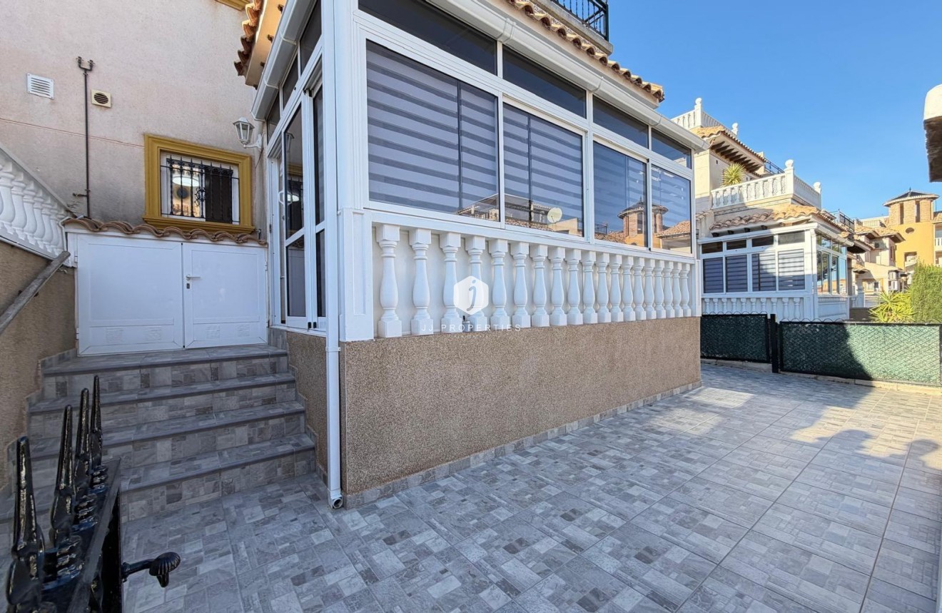 Resale - Chalet -
Orihuela Costa - Las Filipinas