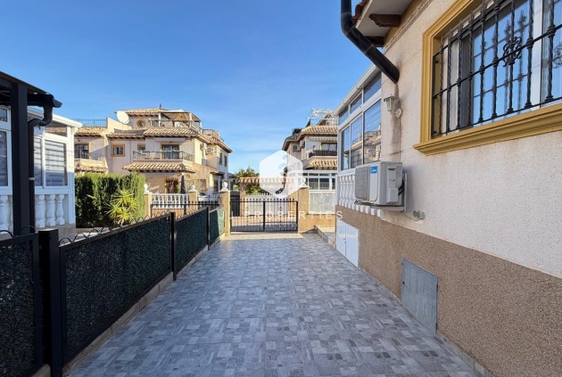 Resale - Chalet -
Orihuela Costa - Las Filipinas