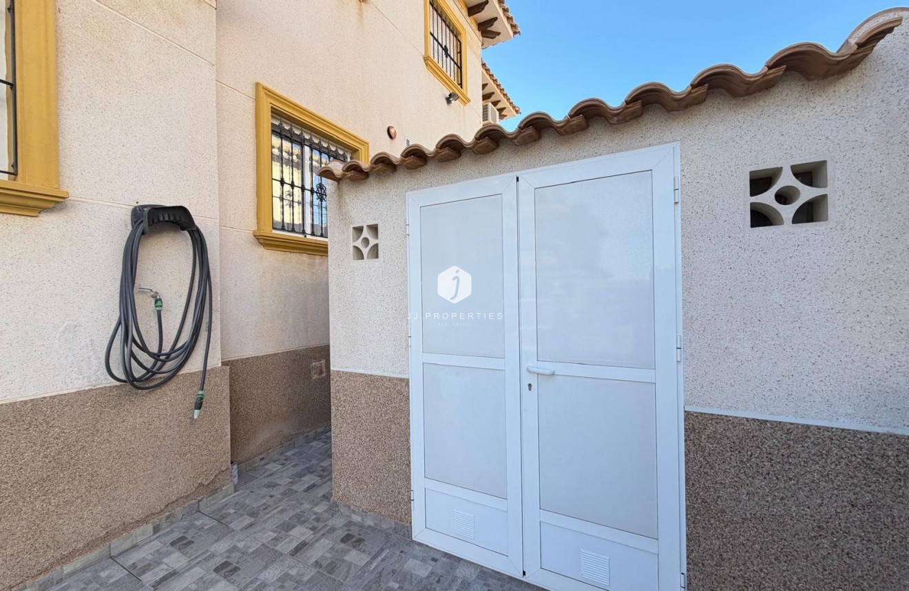 Resale - Chalet -
Orihuela Costa - Las Filipinas