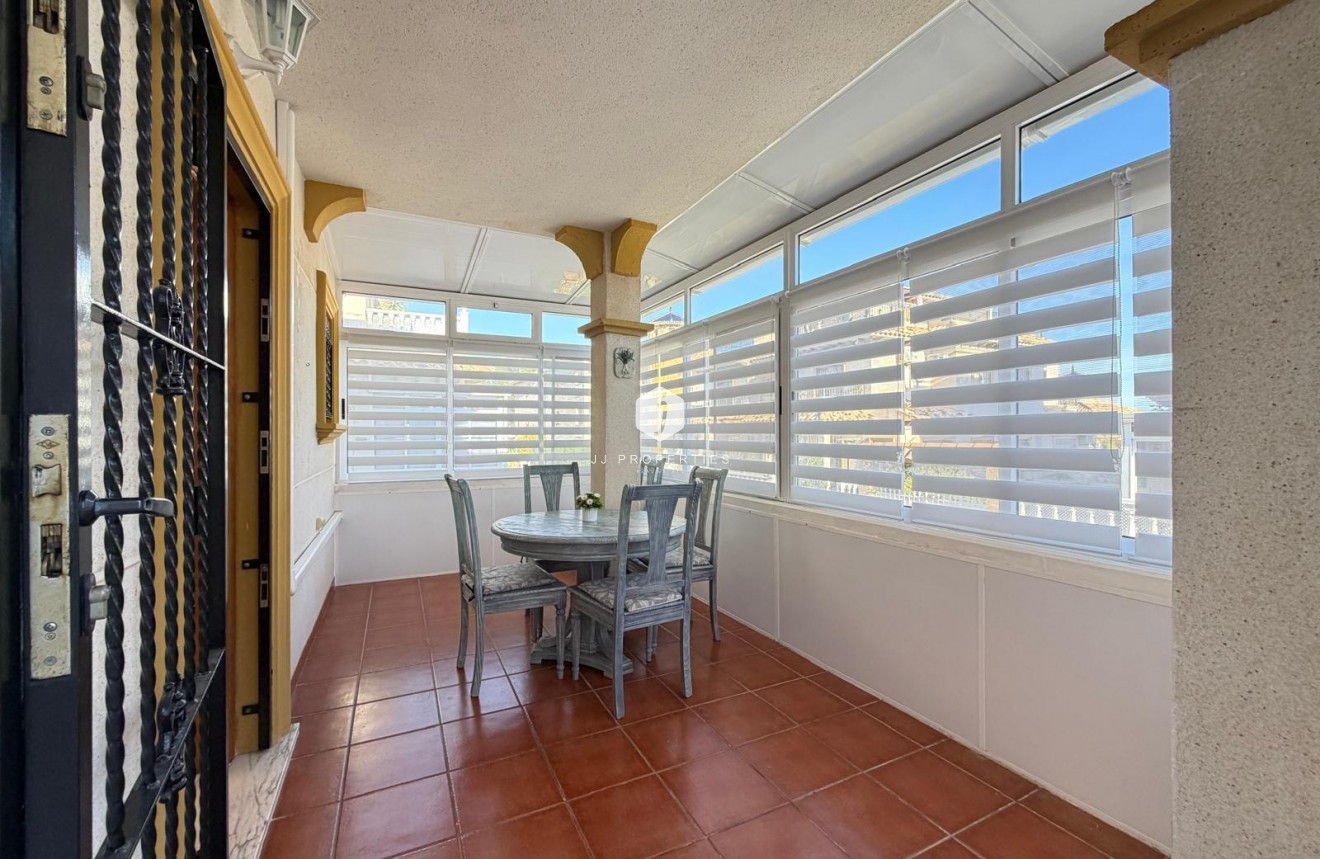 Resale - Chalet -
Orihuela Costa - Las Filipinas