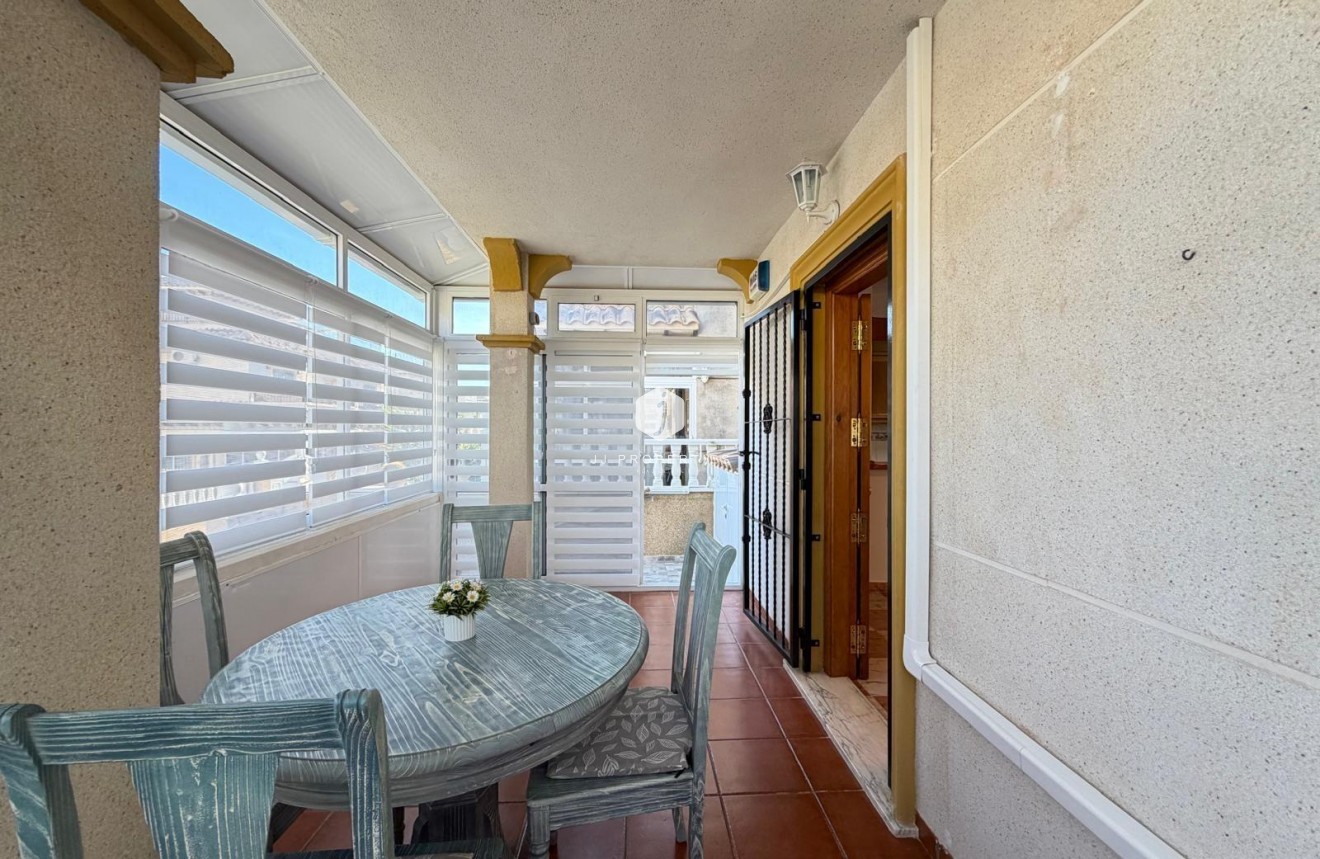 Resale - Chalet -
Orihuela Costa - Las Filipinas