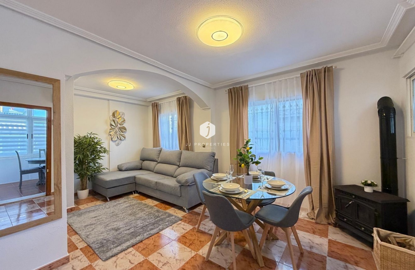 Resale - Chalet -
Orihuela Costa - Las Filipinas