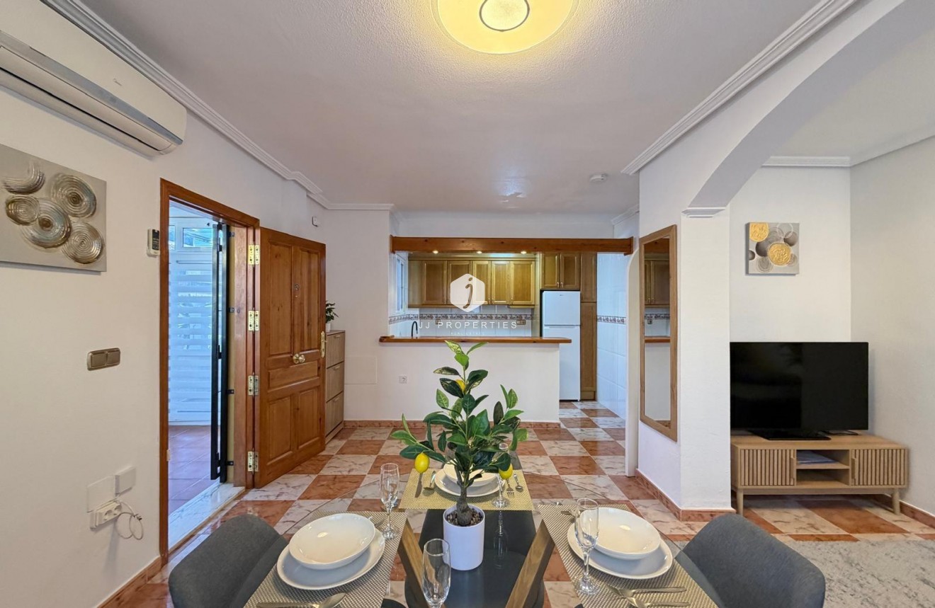 Resale - Chalet -
Orihuela Costa - Las Filipinas