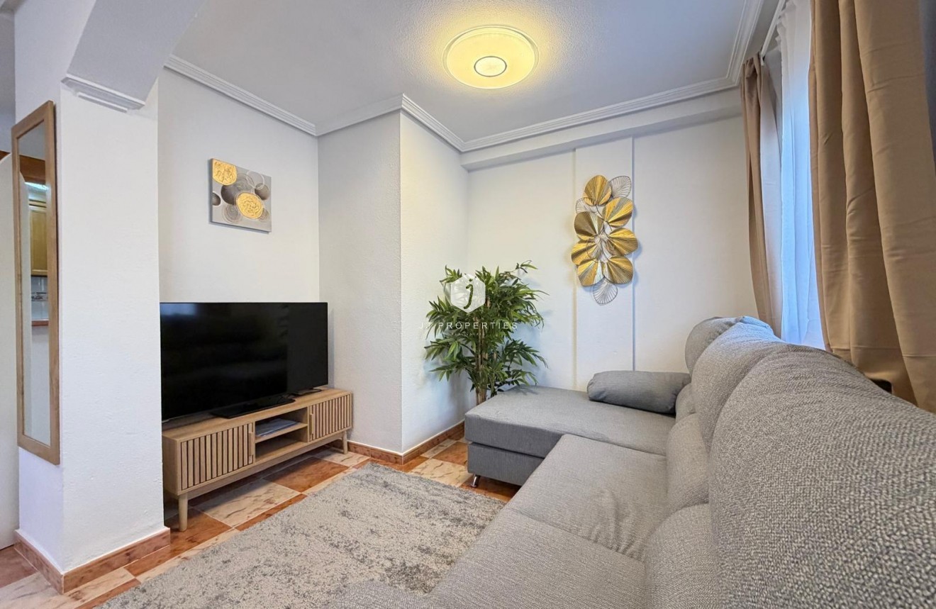 Resale - Chalet -
Orihuela Costa - Las Filipinas