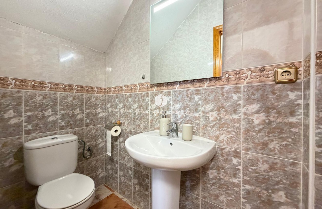 Resale - Chalet -
Orihuela Costa - Las Filipinas
