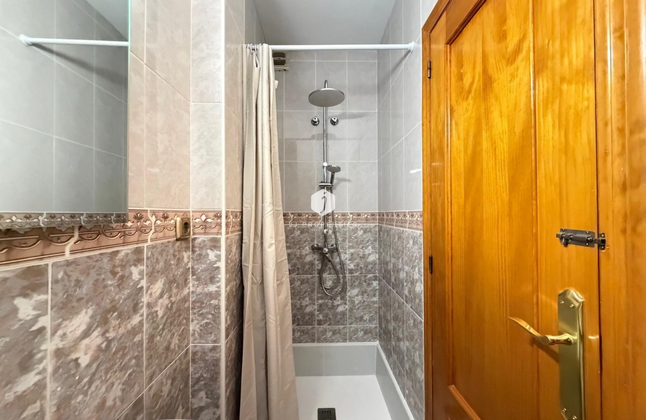 Resale - Chalet -
Orihuela Costa - Las Filipinas