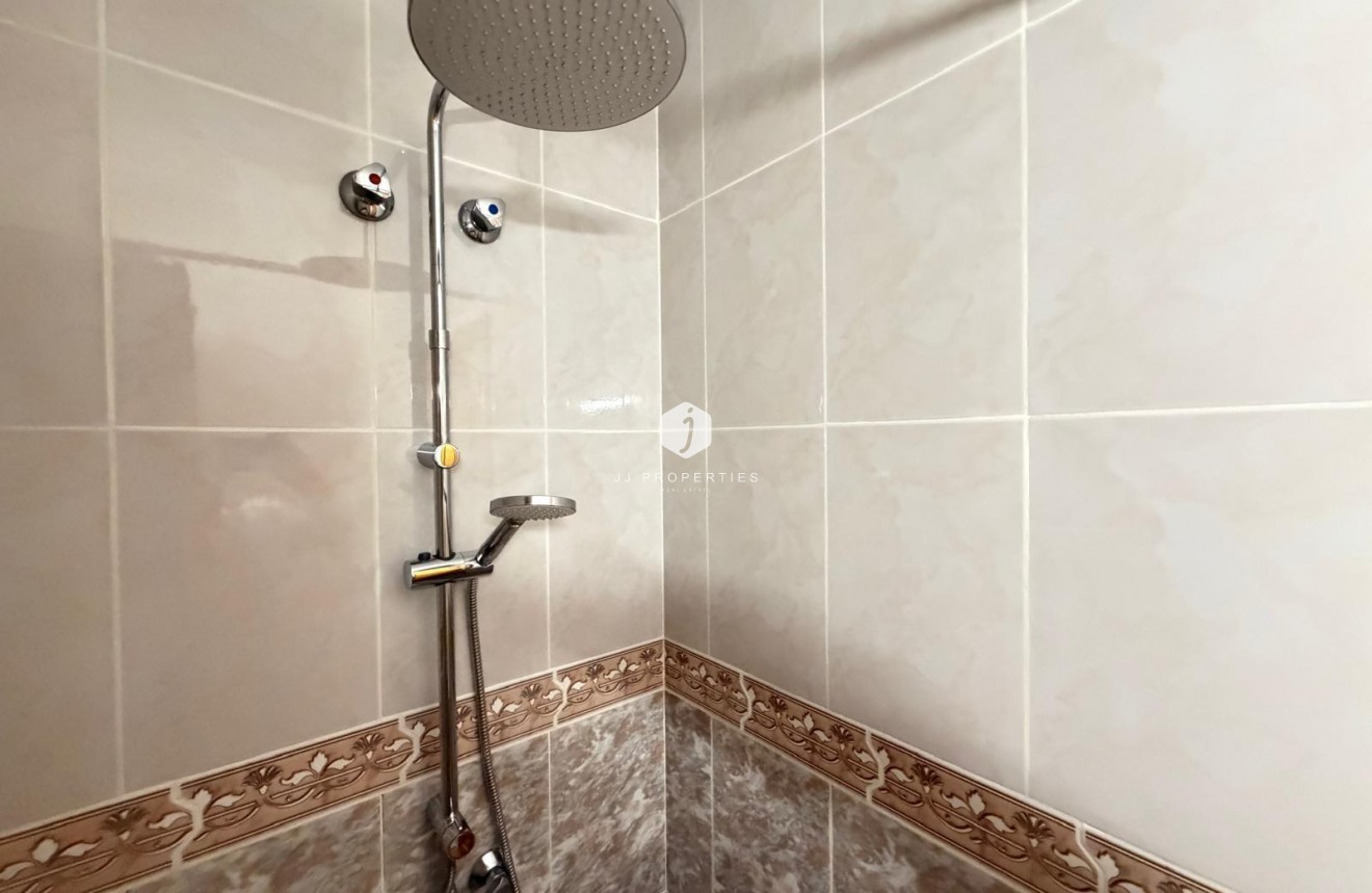 Resale - Chalet -
Orihuela Costa - Las Filipinas