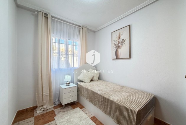 Resale - Chalet -
Orihuela Costa - Las Filipinas