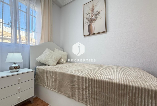 Resale - Chalet -
Orihuela Costa - Las Filipinas
