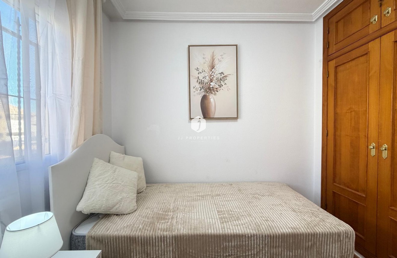 Resale - Chalet -
Orihuela Costa - Las Filipinas