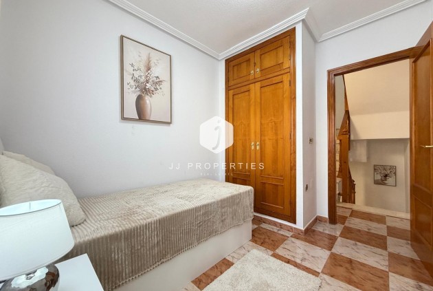 Resale - Chalet -
Orihuela Costa - Las Filipinas