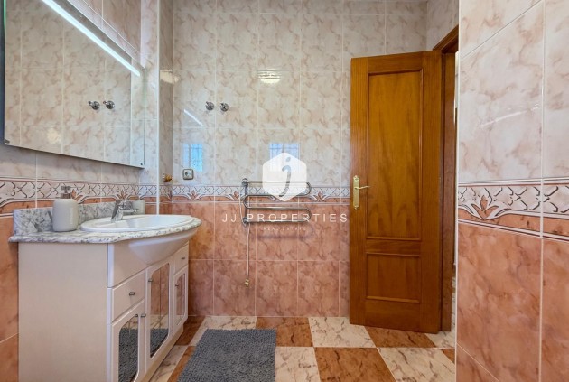 Resale - Chalet -
Orihuela Costa - Las Filipinas