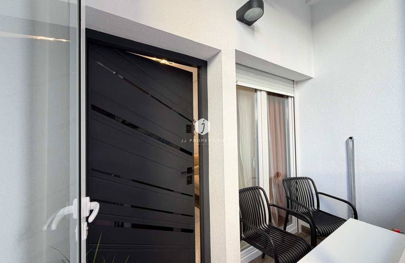 Resale - Apartment / flat -
Torrevieja