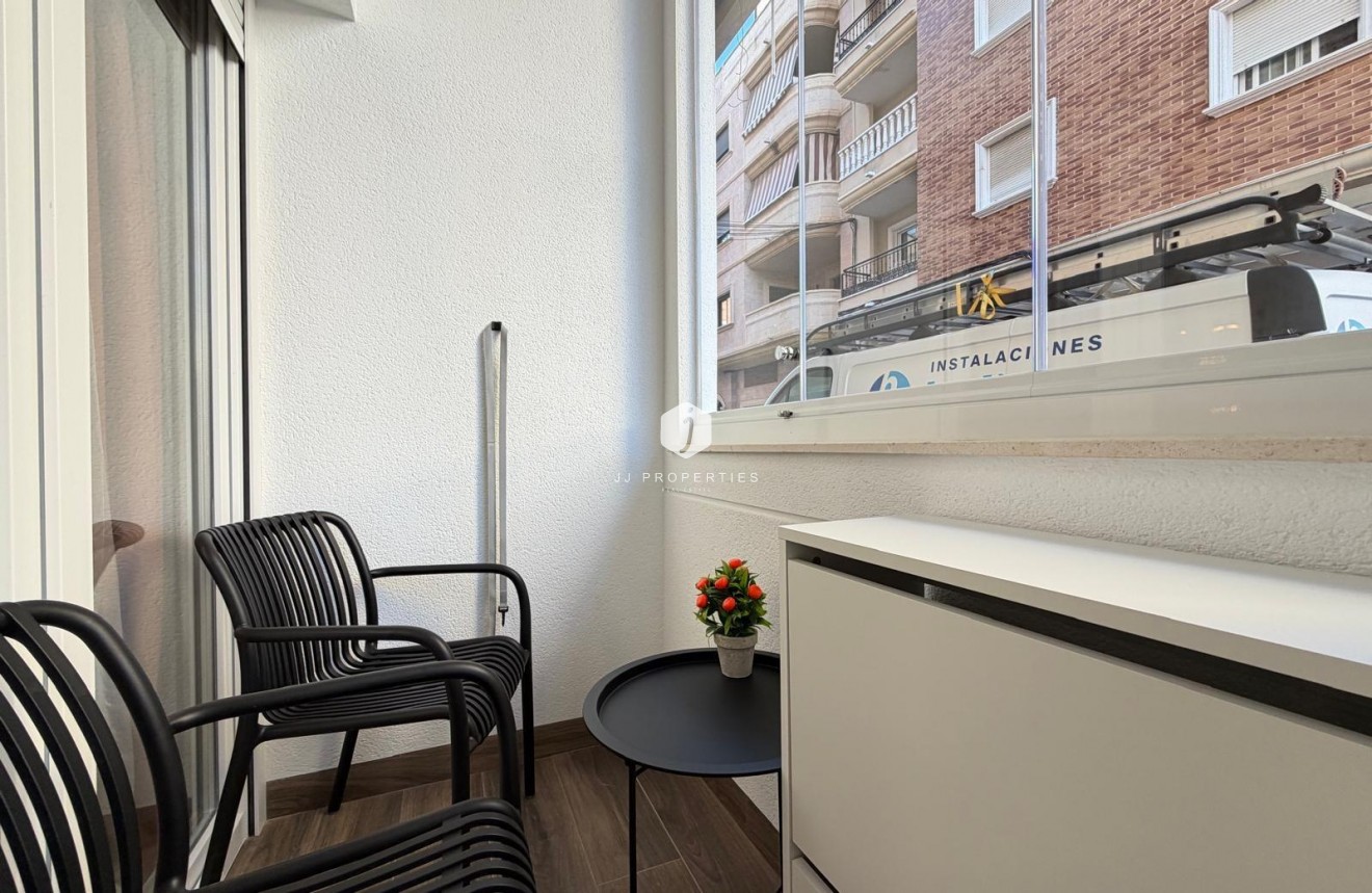 Resale - Apartment / flat -
Torrevieja
