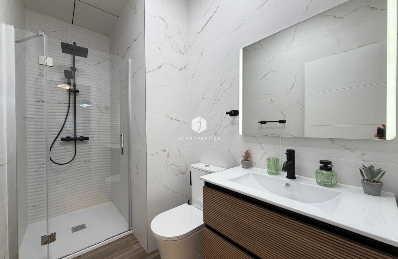 Resale - Apartment / flat -
Torrevieja