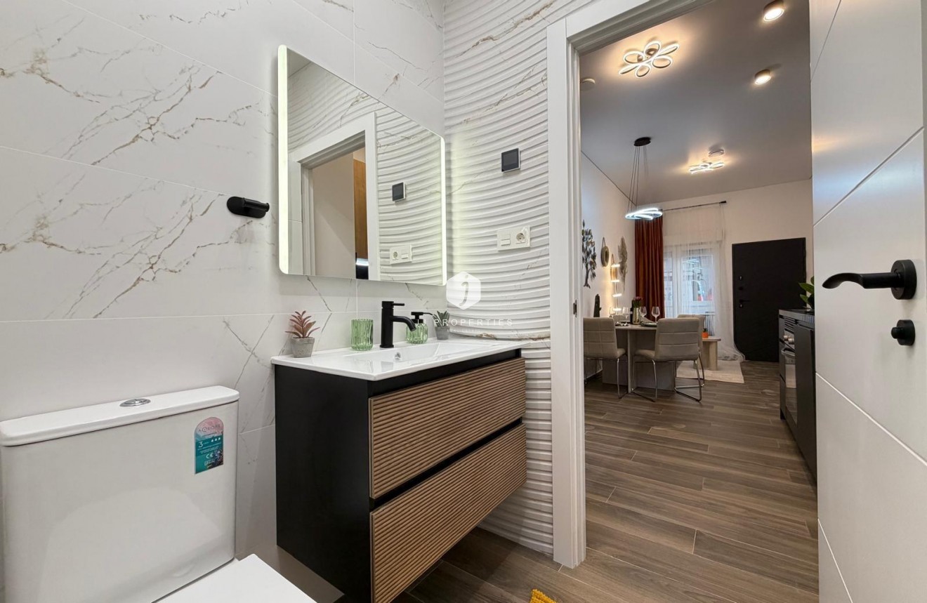 Resale - Apartment / flat -
Torrevieja