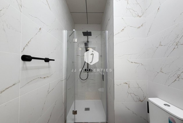 Resale - Apartment / flat -
Torrevieja