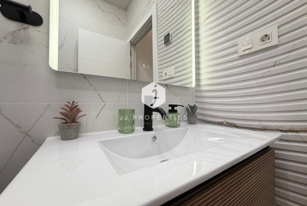 Resale - Apartment / flat -
Torrevieja