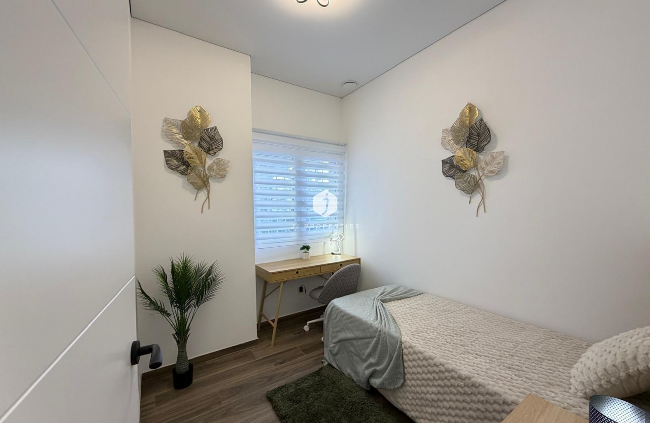Resale - Apartment / flat -
Torrevieja