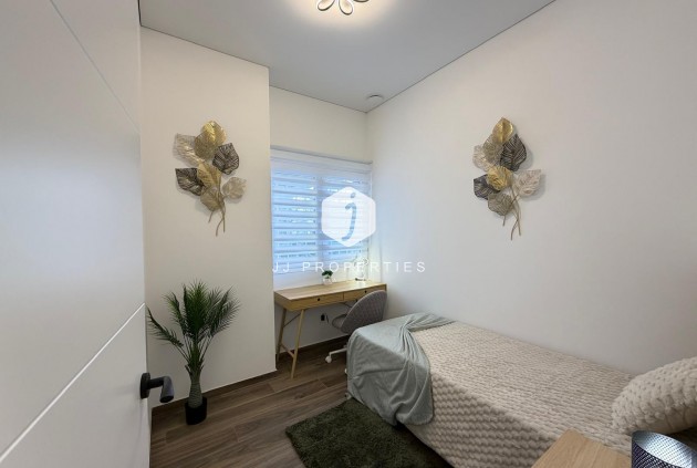 Resale - Apartment / flat -
Torrevieja