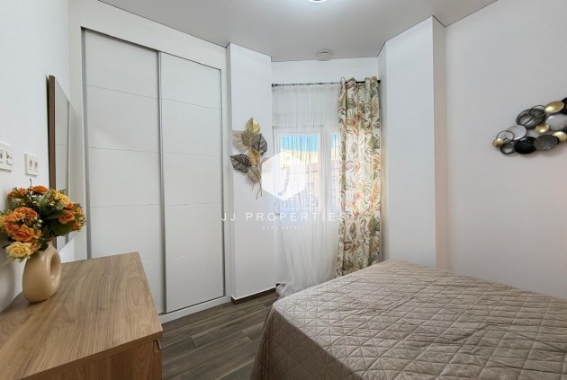 Resale - Apartment / flat -
Torrevieja