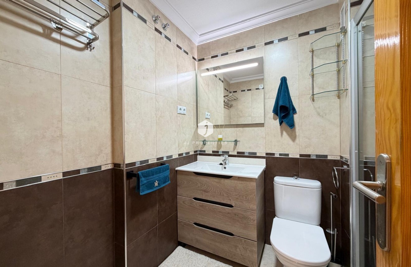 Resale - Apartment / flat -
Torrevieja - Playa del Cura