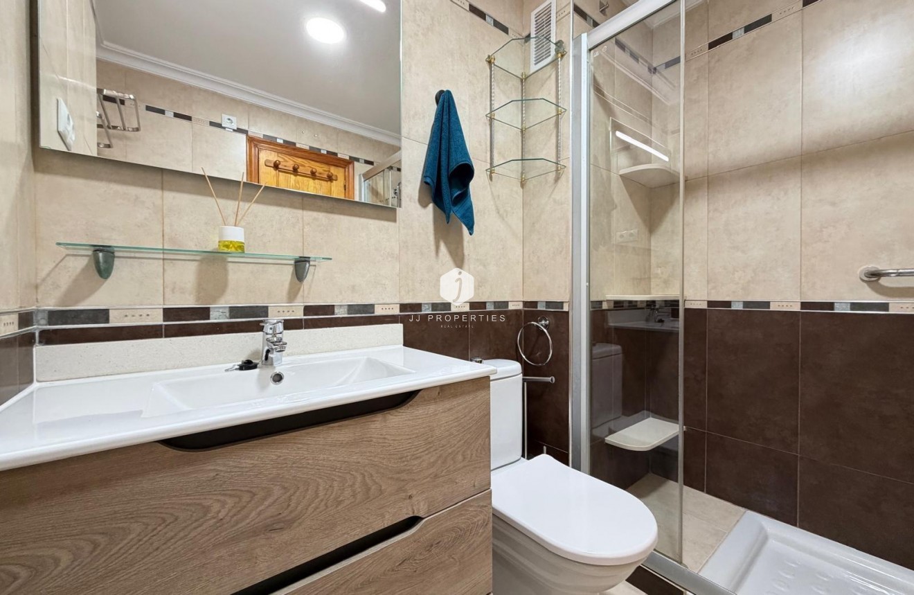 Resale - Apartment / flat -
Torrevieja - Playa del Cura