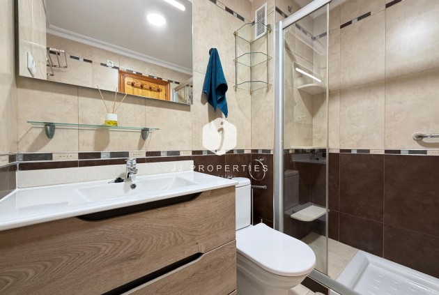 Resale - Apartment / flat -
Torrevieja - Playa del Cura