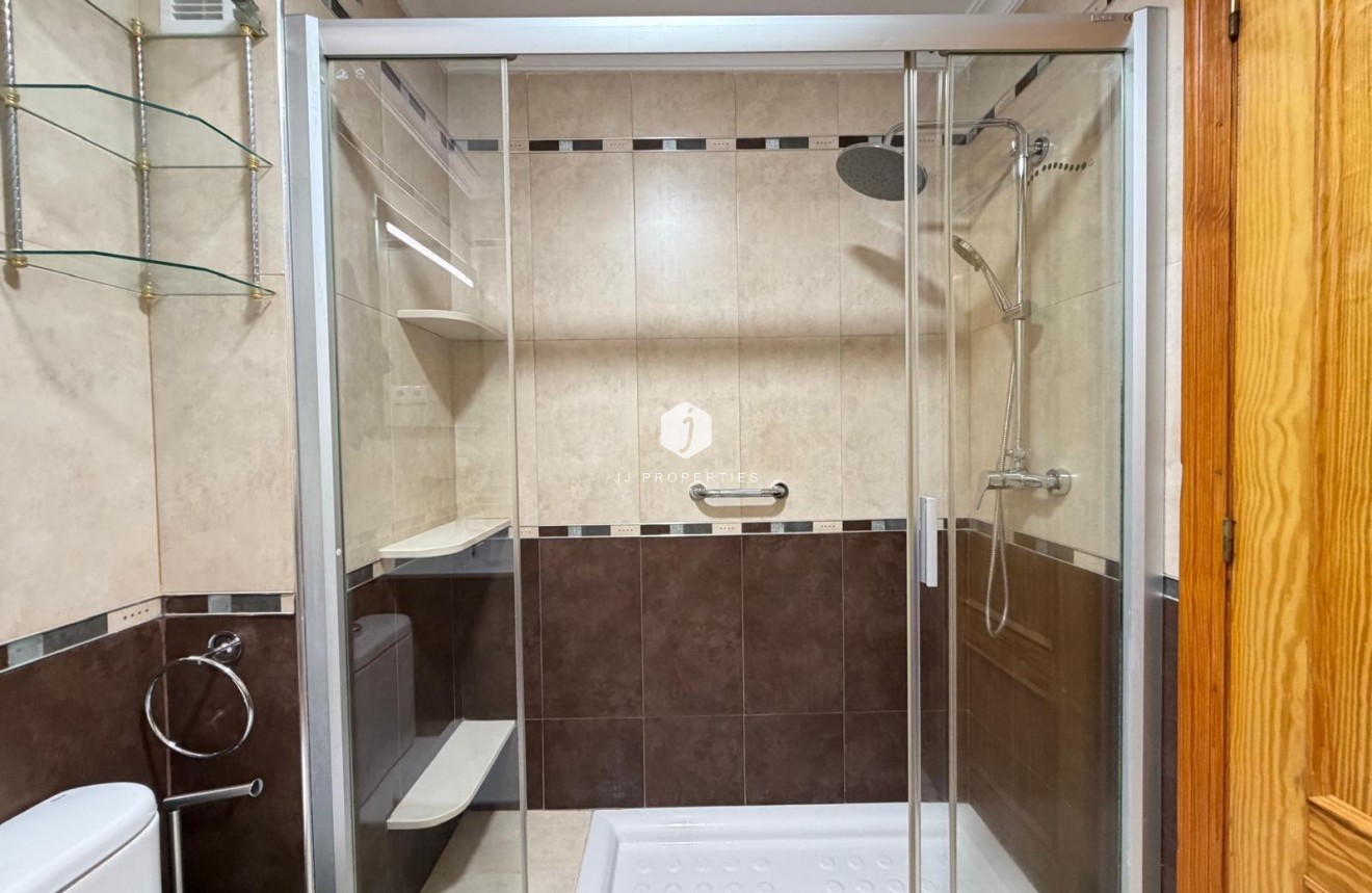 Resale - Apartment / flat -
Torrevieja - Playa del Cura